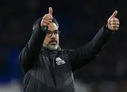 包含哈德斯菲尔德客场大胜米尔顿凯恩斯，积累积分的词条